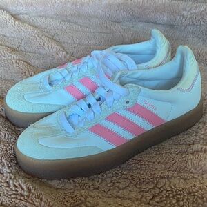 Womens Sambas